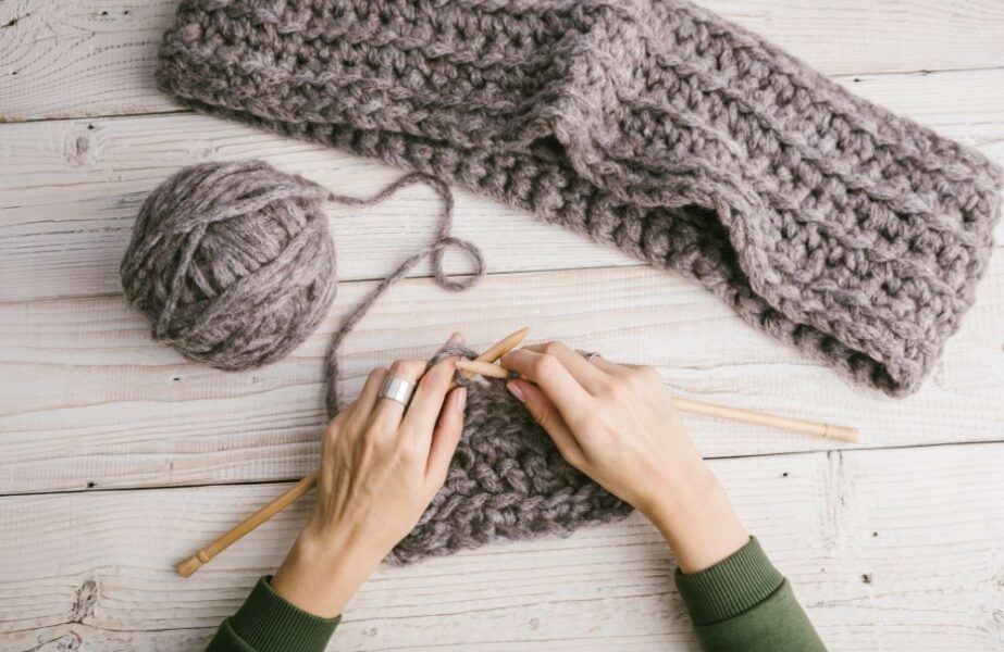 Is It Easier To Learn To Knit Or Crochet? Handy Little Me