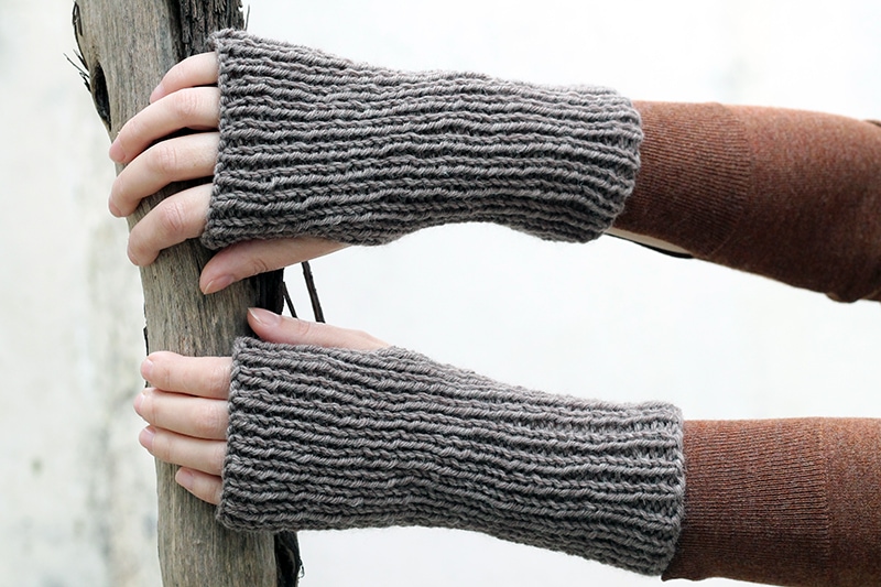 Outlander Claire Gloves | Free Knitting Patterns | Handy ...