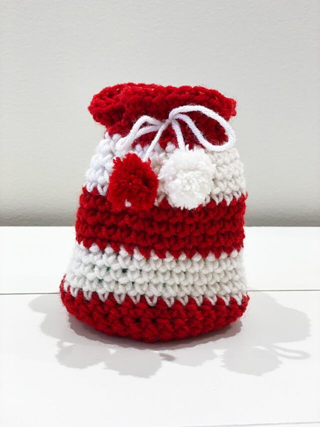 6 Free Crochet Gift Bag Patterns For Christmas! - Handy Little Me