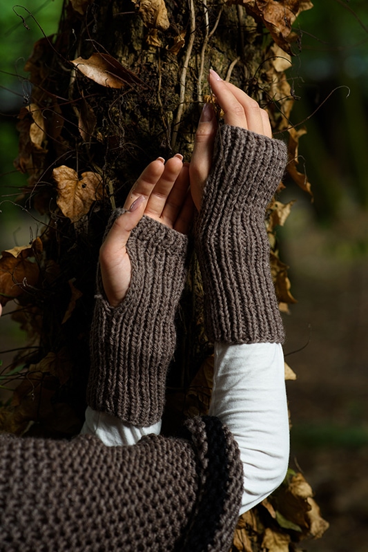 Carolina Crochet Fingerless Gloves Pattern - Handy Little Me