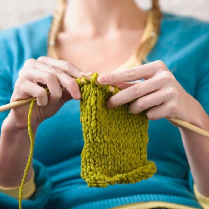 How To Knit A Yarn Over (YO) + A Video Tutorial - Handy Little Me