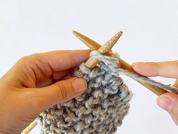 How To Knit The Purl Stitch {+ Video Tutorial} - Handy Little Me