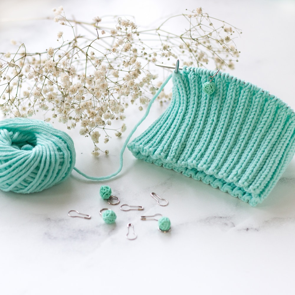 How To Join Knitting In The Round With Circular Knitting Needles - Handy  Little Me