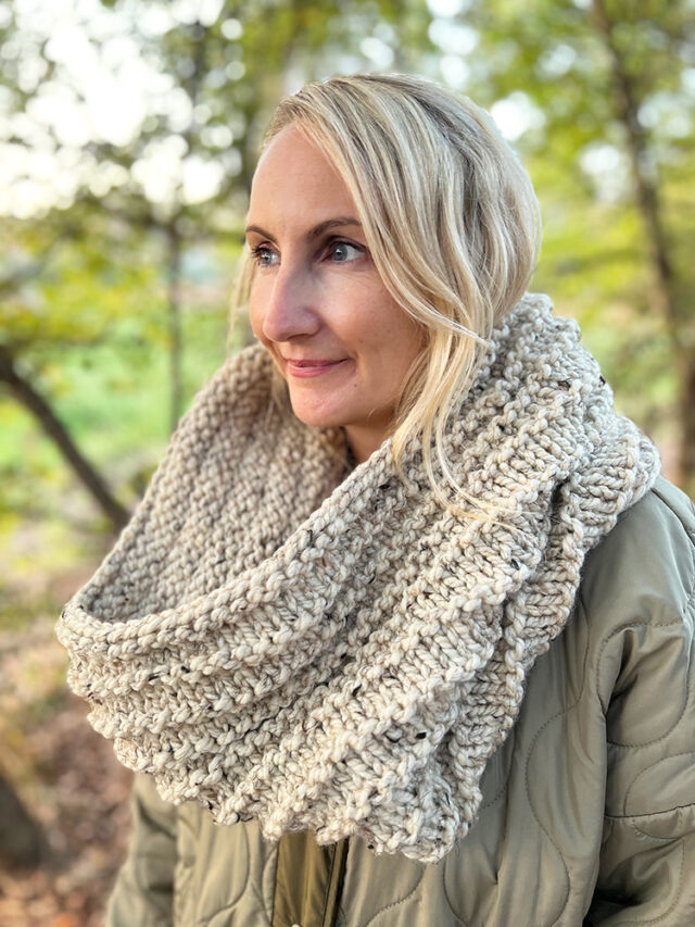 Snood Knitting Pattern (Free + Easy) - Handy Little Me